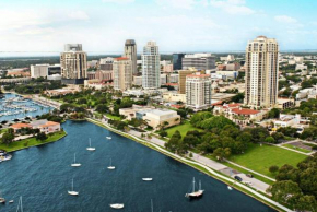 Walk Everywhere Heart of Downtown St Pete